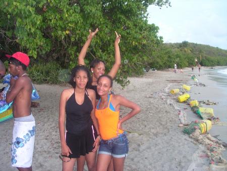 3 FOFOLES